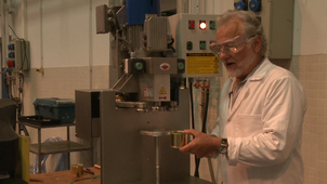 Atelier Technologie Alimentaire - Sertisseuse.