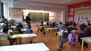 DEVOIRS ENTRE CLASSE ET MAISON