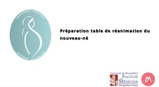 Préparation table de réanimation du nouveau-né